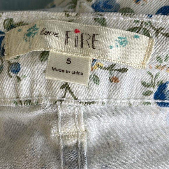 Love Fire Distressed Floral Skinny Jeans - Picture 6 of 7